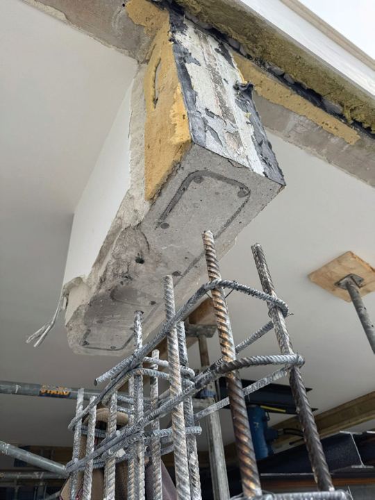 Lifting the roof slab of an aparthotel, Makarska